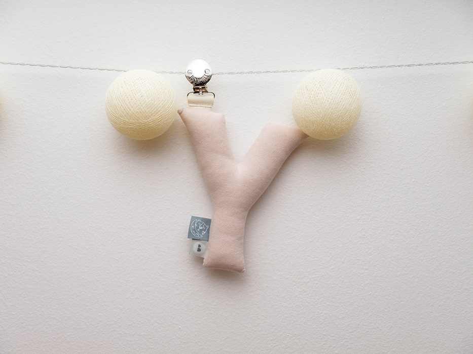 Lunamies - Letter Y