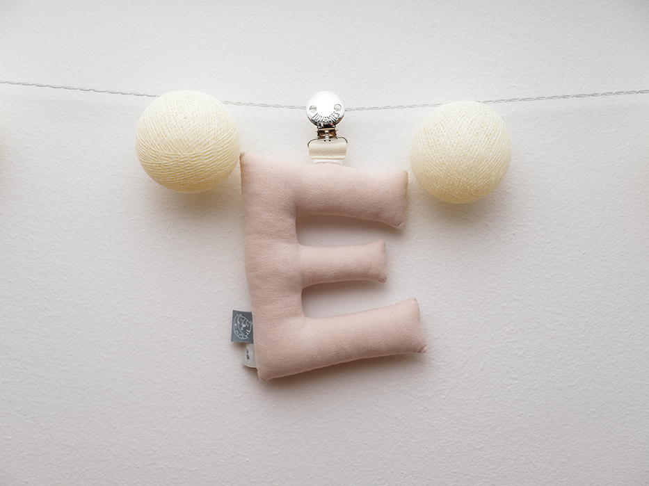 Lunamies - Letter E