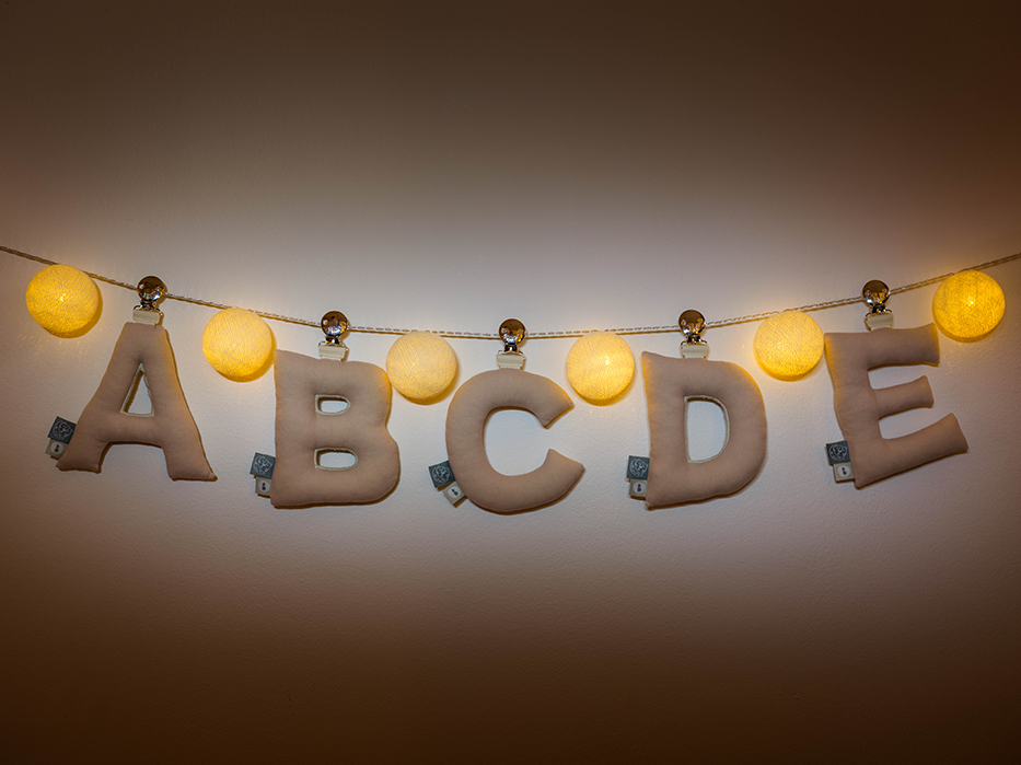 Lunamies - Letter E