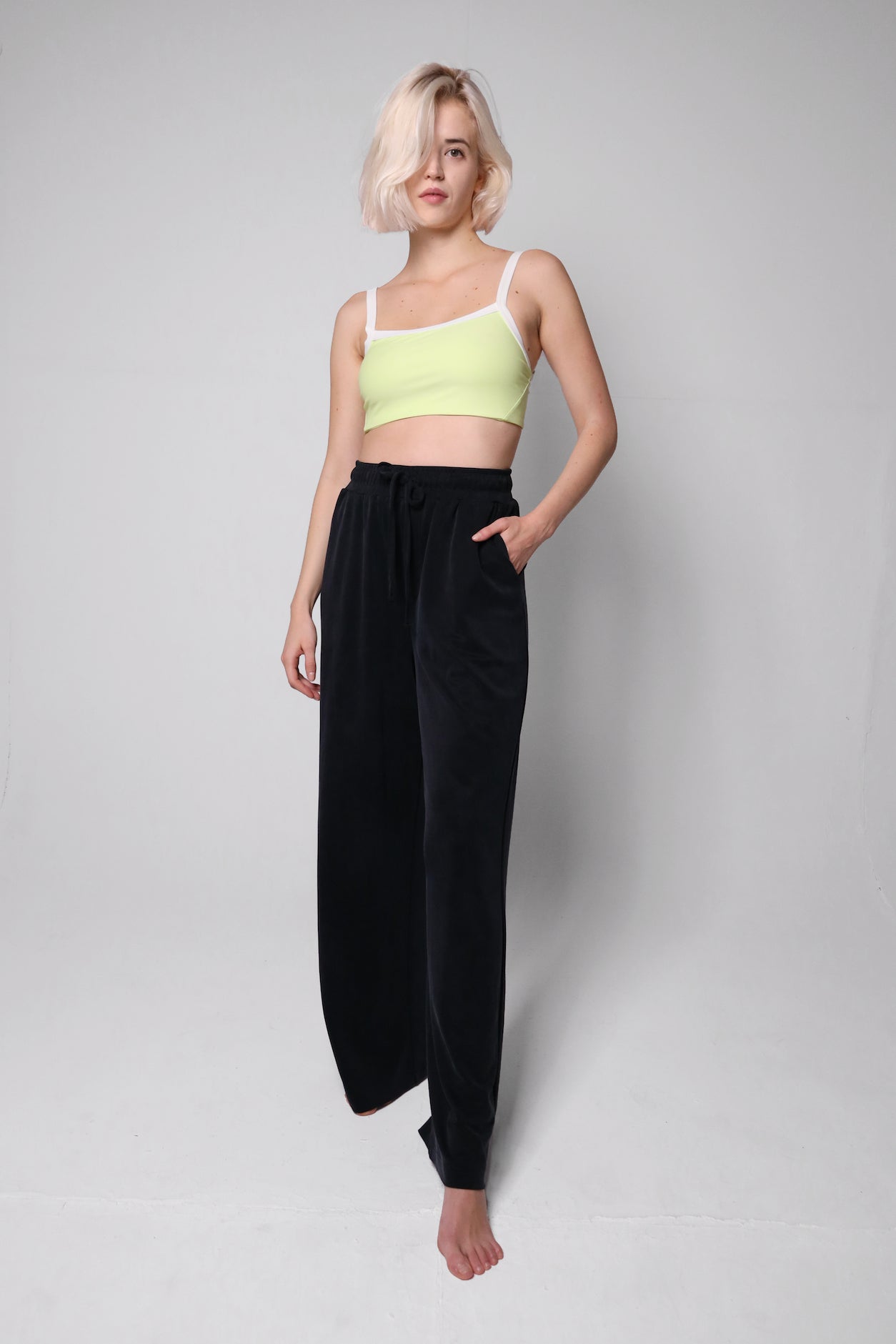 Wemove Contrast Hem Crop Top