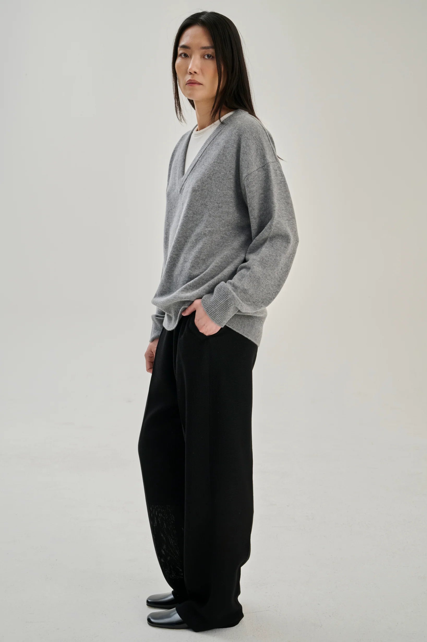 Rhea - V-neck ~ Mid Grey ~ Wool & Cashmere