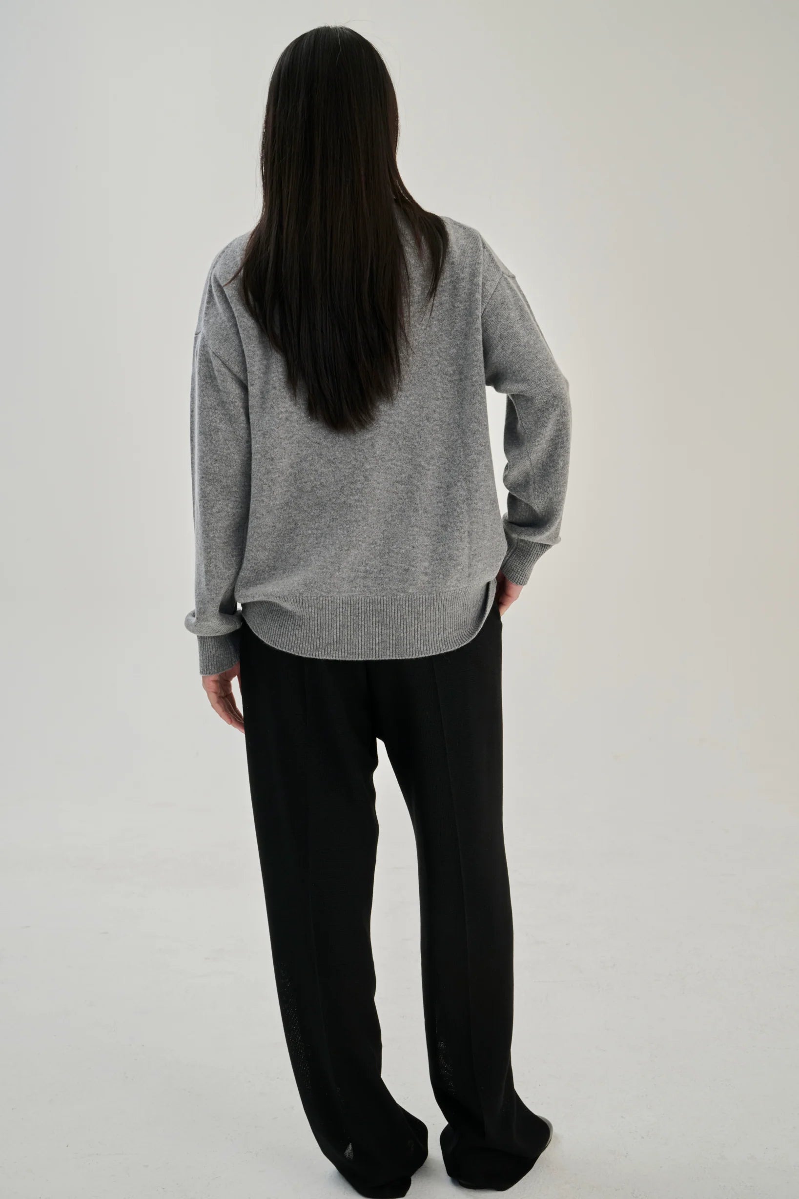Rhea - V-neck ~ Mid Grey ~ Wool & Cashmere