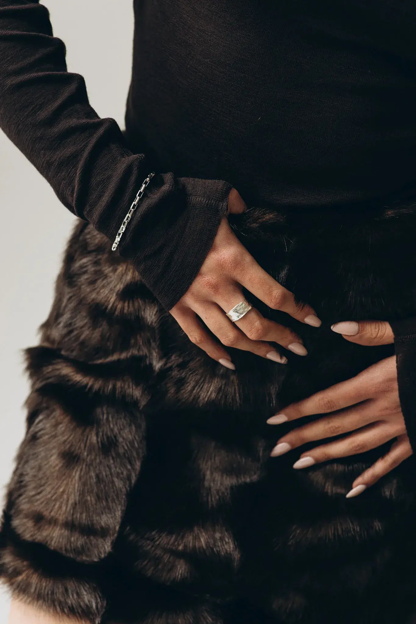 OPLOTKA MELT SILVER ring