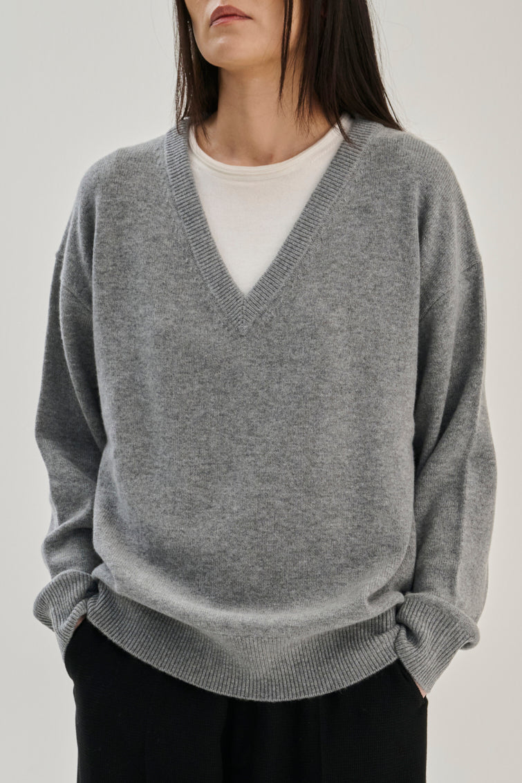 Rhea - V-neck ~ Mid Grey ~ Wool & Cashmere