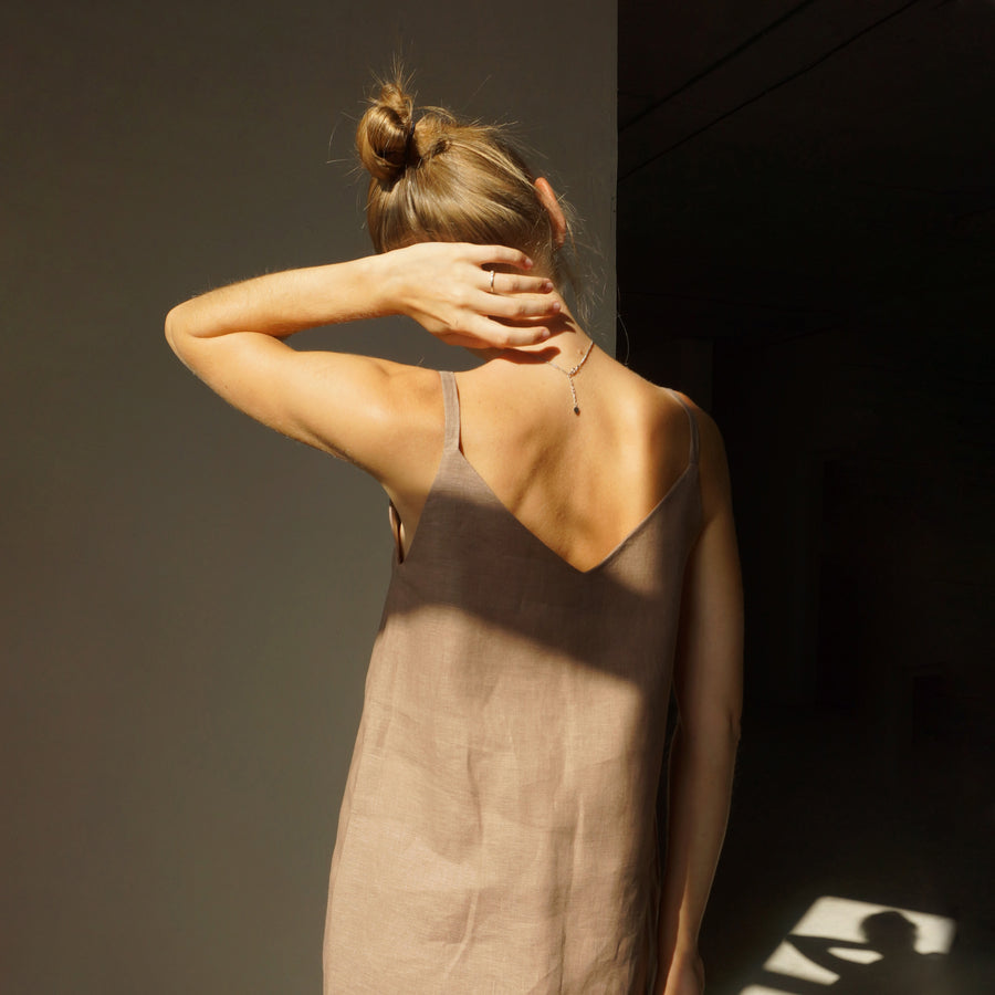 Gust Linen - Linen Dress With V-Neckline