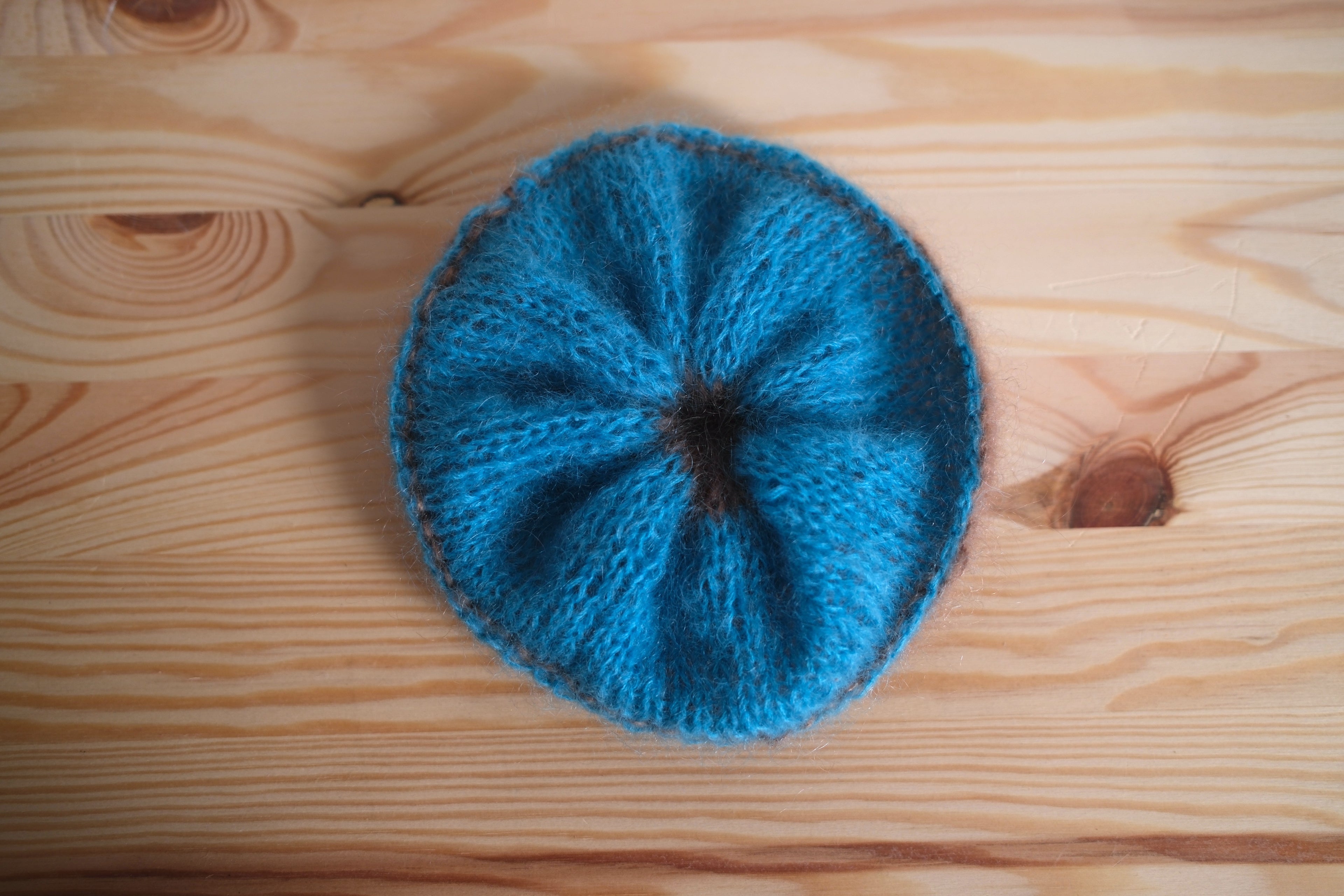 Když Kristián Usne - Fluffy Friend Scrunchie