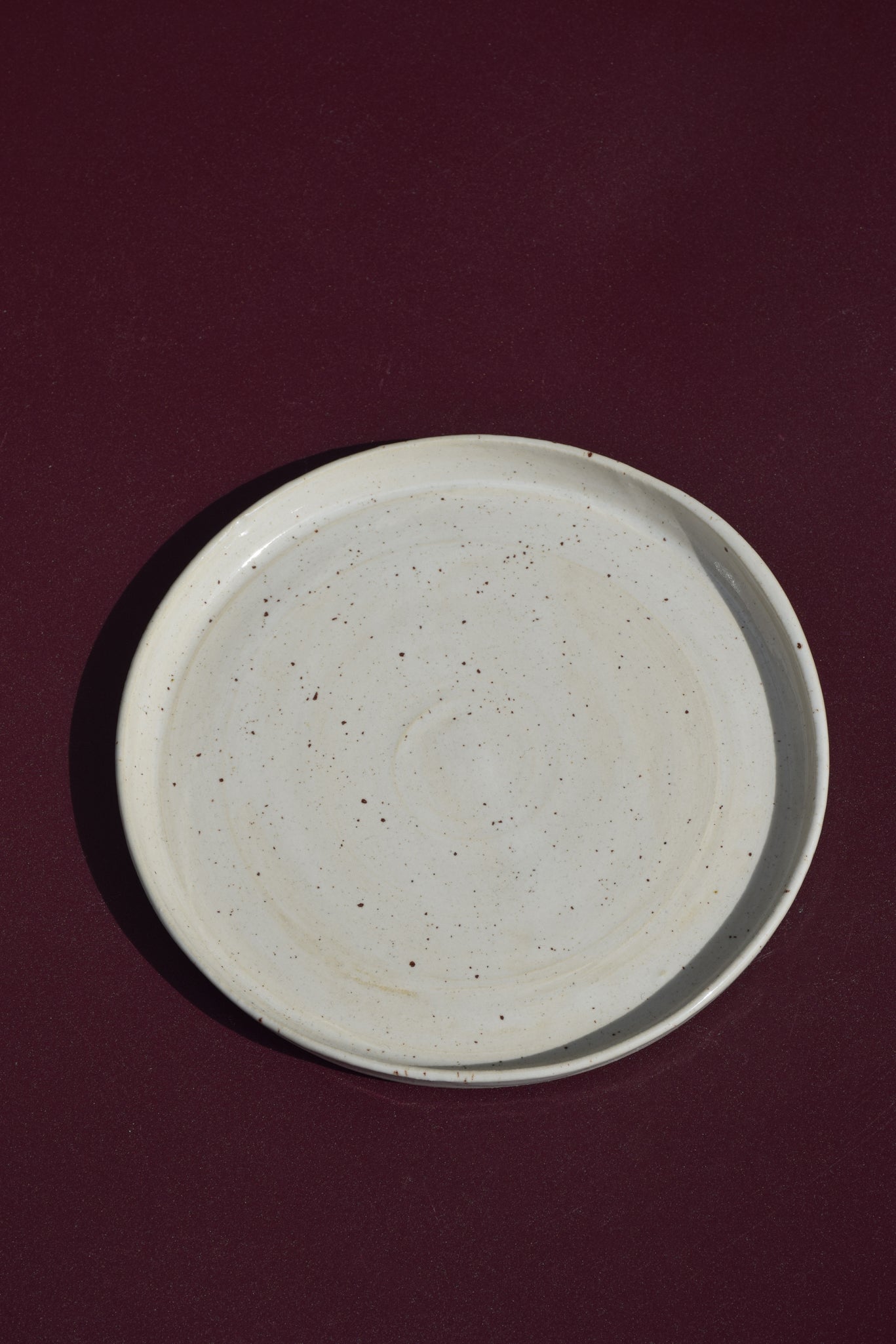 ADMARU – PLATE tečky