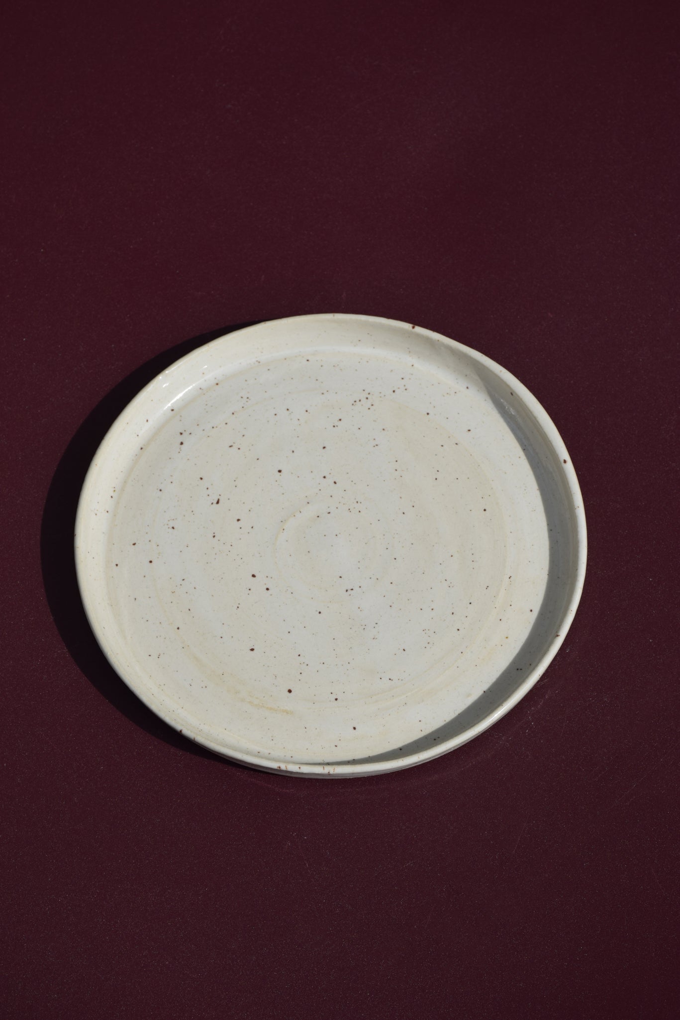 ADMARU – PLATE tečky