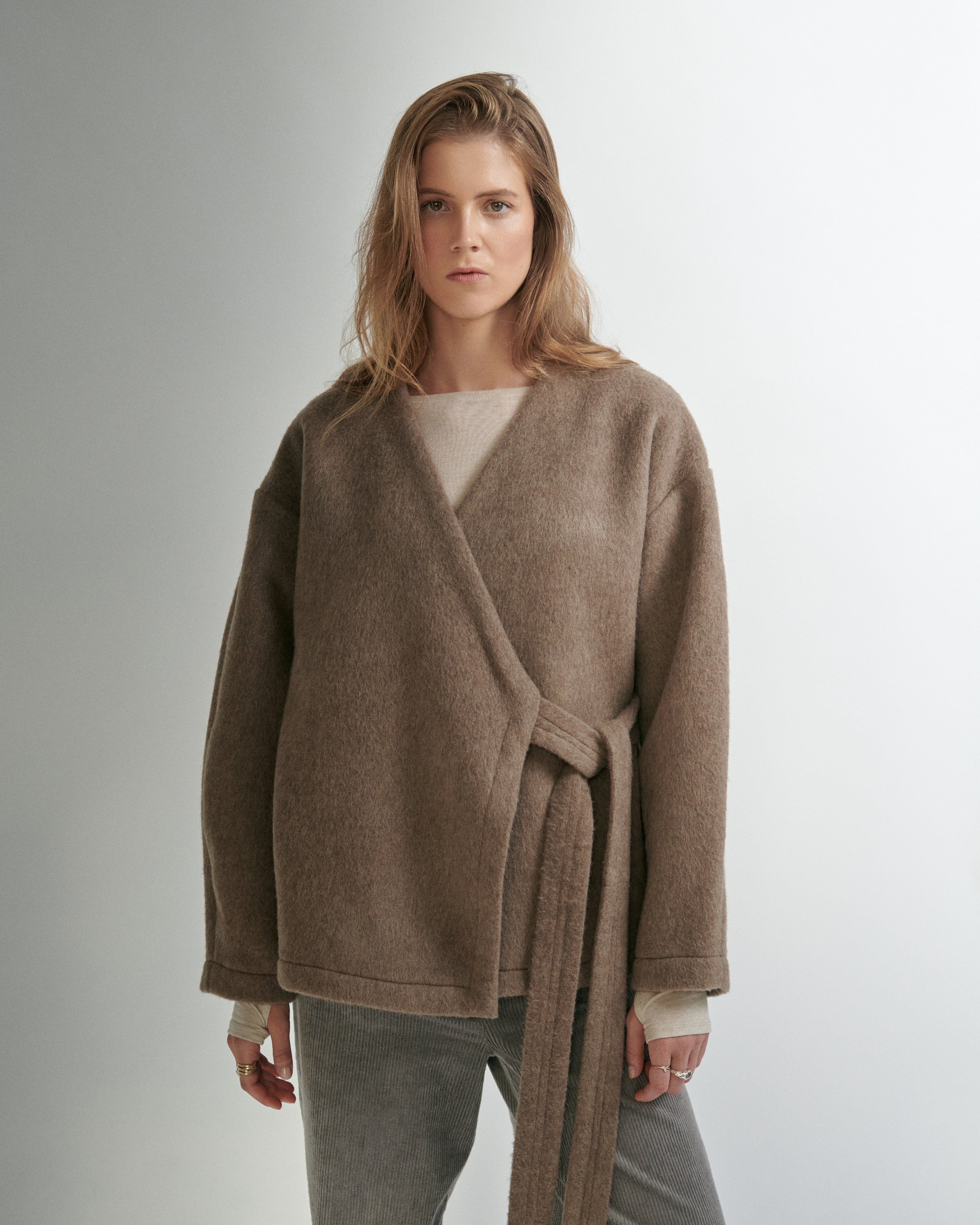 Munditia - RUNA woollen kimono, taupe