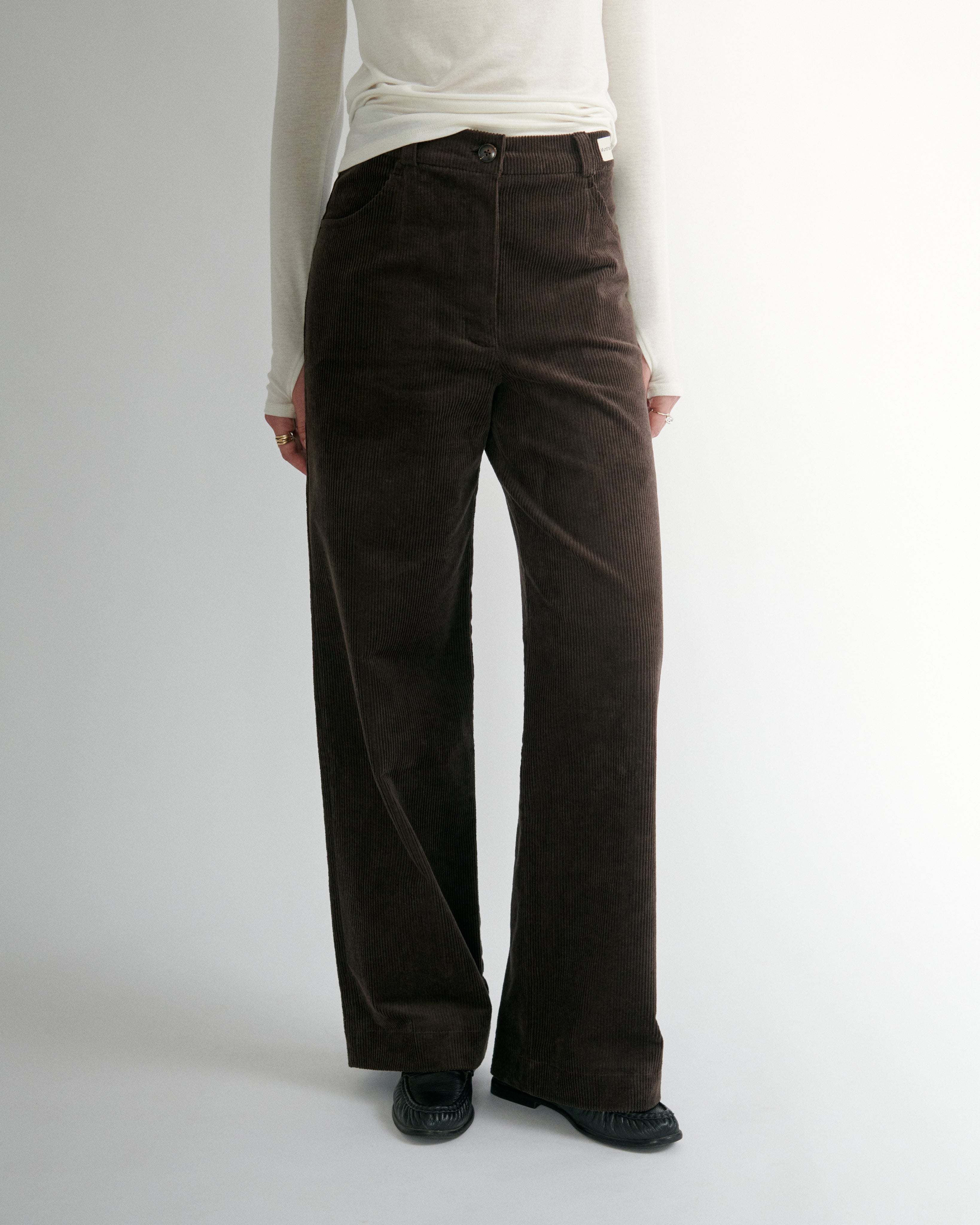 Munditia - VENA chocolate-coloured trousers