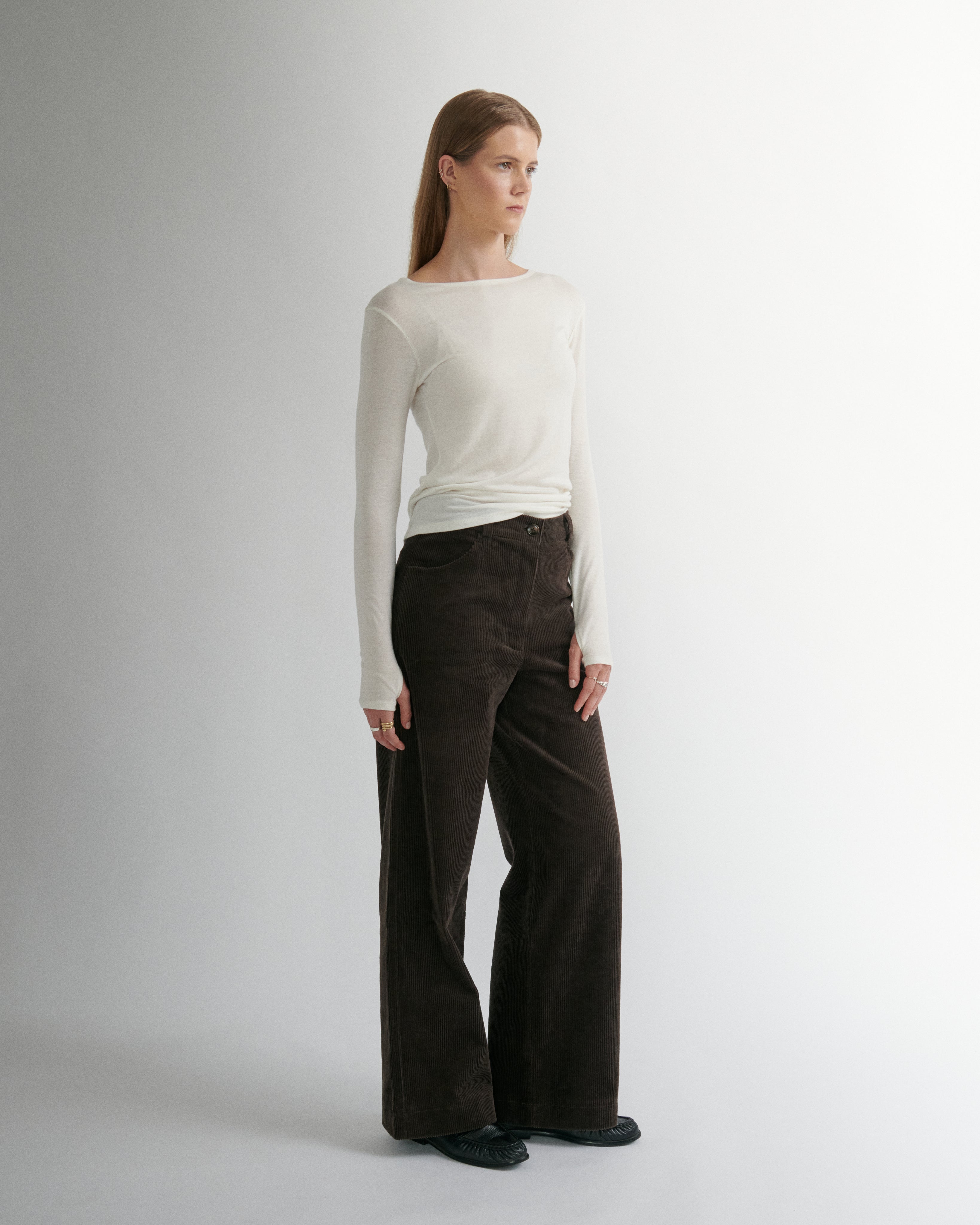 Munditia - VENA chocolate-coloured trousers
