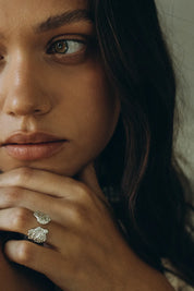 OPLOTKA SHELL SILVER ring