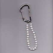 Silk & Stones – Pearl Keychain