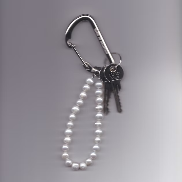 Silk & Stones – Pearl Keychain