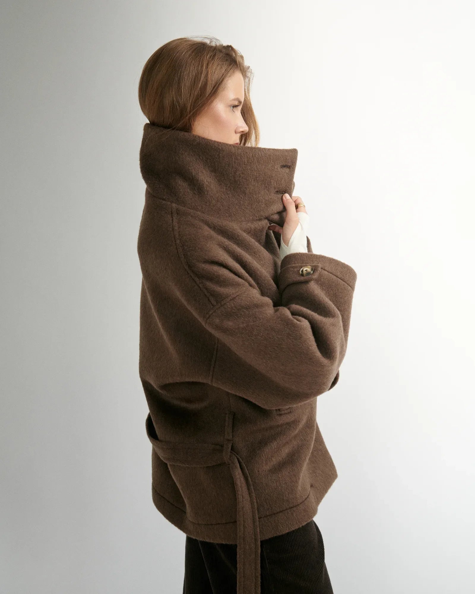 Munditia - UMBRA short coat