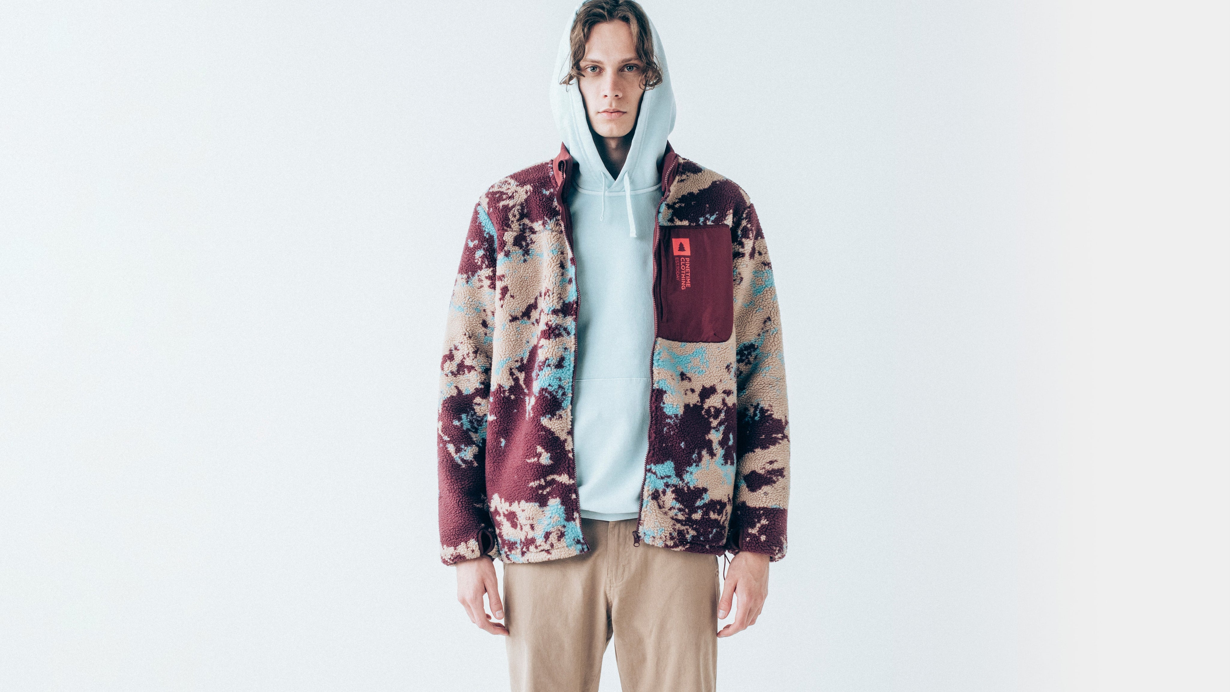 AW23_16.9_MEN_LOOK_MOSS_JACKET_RUBY_01.jpg